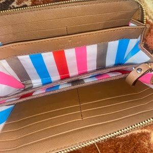 NWOT Kate Spade Zip around continental wallet